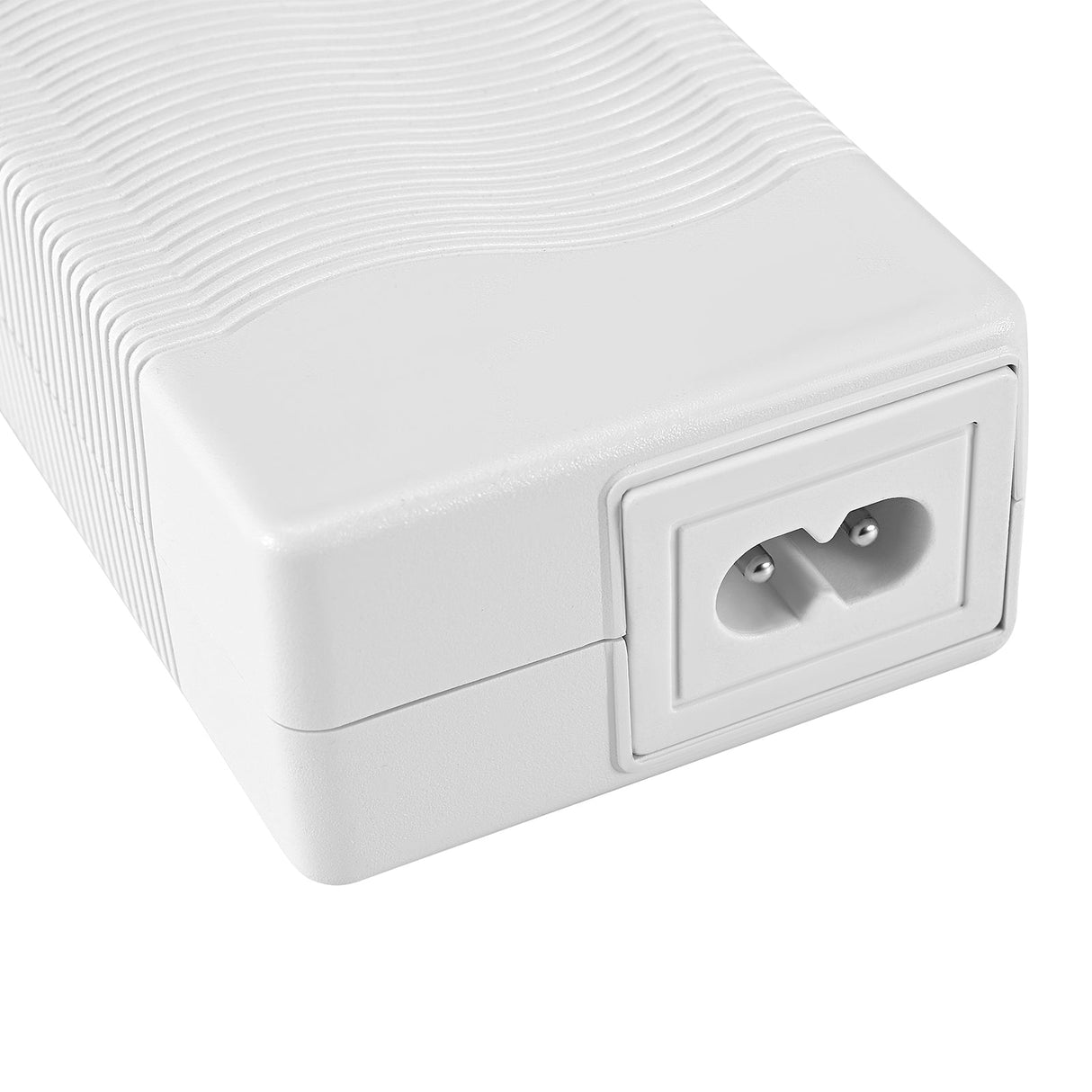 Fehér hálózati adapter és tápkábel. Tartozékok VP-1/VP-2 oxigénkoncentrátorhoz.