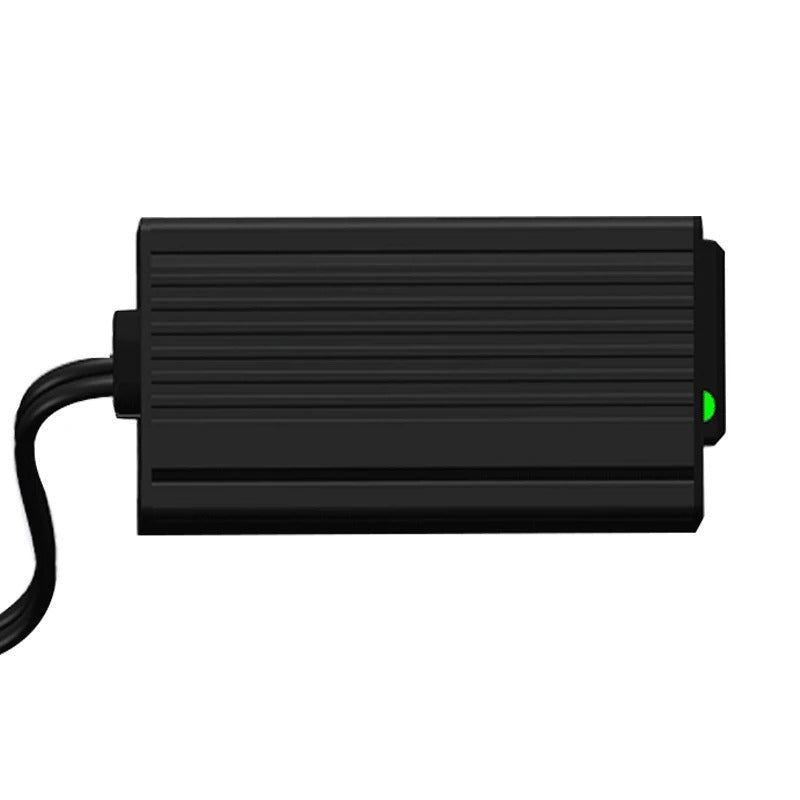 150 W-os autós inverter kettős USB-porttal, 3.1A, 12V-ról 110V/220V feszültségre